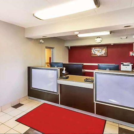 Super 8 By Wyndham Charleston Wv Hotel ภายนอก รูปภาพ