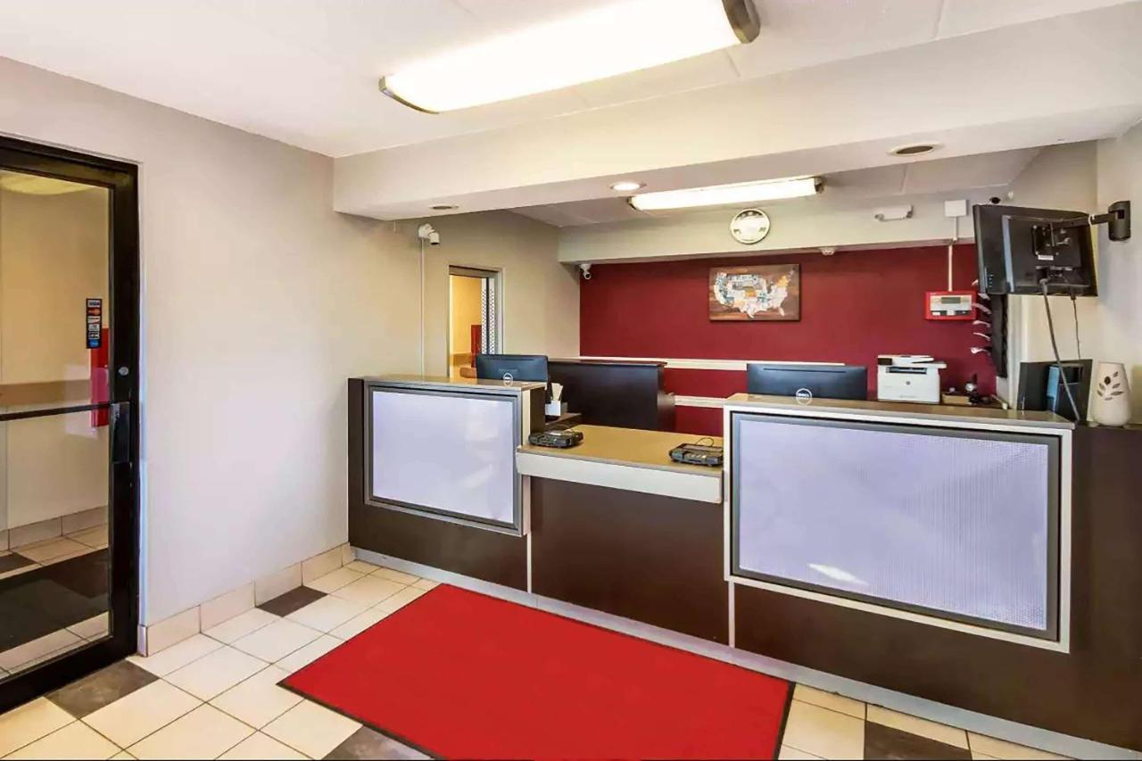 Super 8 By Wyndham Charleston Wv Hotel ภายนอก รูปภาพ