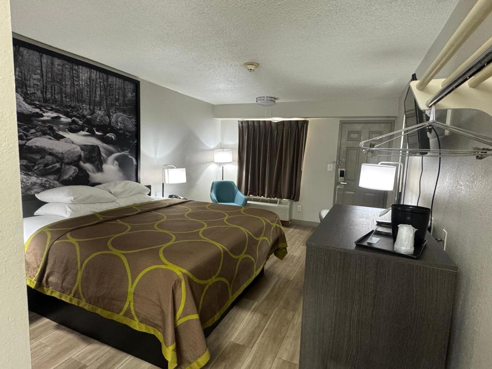 Super 8 By Wyndham Charleston Wv Hotel ภายนอก รูปภาพ